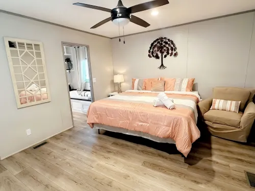 Cozy 2BED 2BATH Home with central AC - Homestays