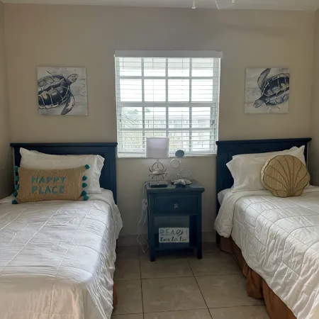 Your Happy Place - gorgeous 2 bed 2 bath oceanfront suite with full kitchen