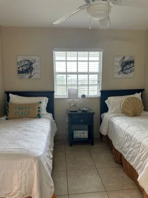 Your Happy Place - gorgeous 2 bed 2 bath oceanfront suite with full kitchen
