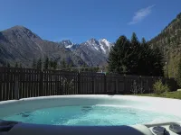 Heated Pool, Hot Tub, Fenced for Dogs, Views, Walk to Cafe, EV Charger - Alphydda