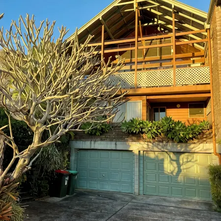 Angourie Beach House - total ocean views Отели в г. Ямба