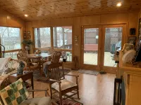 Home Sweet Home, Spacious Sunroom & Fun Deck! - Wifi