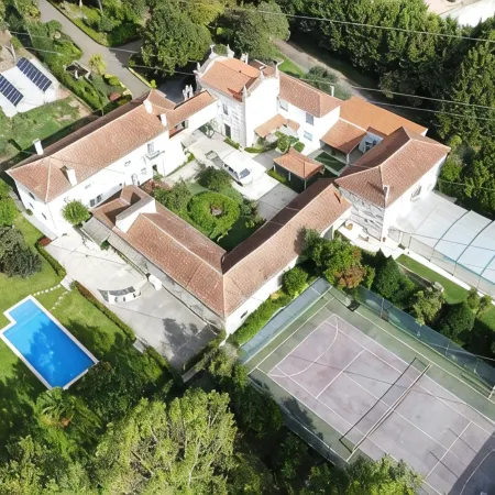 Solar Piedade - 12.500 m2 property with heated pool and sports court