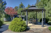 Beautiful hilltop retreat, secluded yet convenient to Asheville, Weaverville. - Wifi