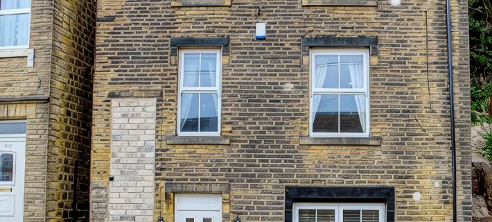 Modern property - great location with parking Hotels in Huddersfield
