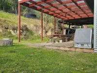 Hazy Hill Estate, a renovated Miners Cottage, surrounded by nature Hotels in Yea