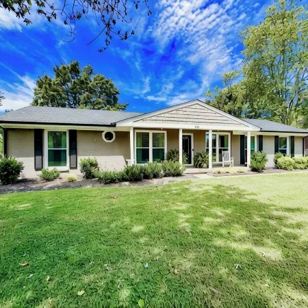 Spacious Home in Quiet Neighborhood - Half Mile from Historic Gallatin Square