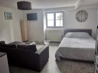 T1 à Louer Centre Ville de Guéret Pouvant Accueillir 4 Personnes Hotels in Gueret