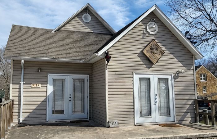 Train Themed Accommodations Near Neosho Square! Side A