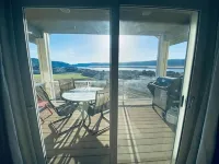 D14 Home by pool & Gorge shuttle.  2 decks w/Columbia/tennis courts/pool view - 4 星級
