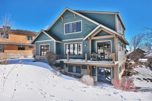 Eden Mountain Home - 7 Bedrooms on Three Floors