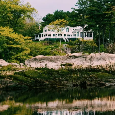 Maine waterfront home, with hot tub and dock access, 1 mile from downtown Bath
