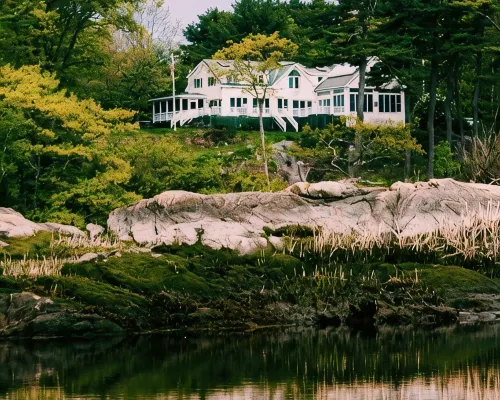 Maine waterfront home, with hot tub and dock access, 1 mile from downtown Bath Hotele w: Bath