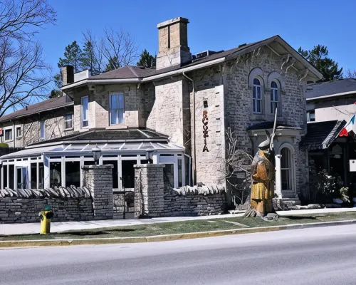 Breadalbane Inn Hotels in Wellington County