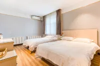 Yiju Hotel (Dashiqiao Heping Street Darunfa) - parking