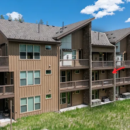 Winter Wonderland! Luxury Mountain Haven, Ski, Board, Snowshoe, Tube & Soak!