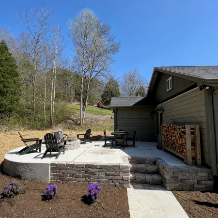 Fully Renovated Cottage - Minutes from Appalachian Trail & Carvins Cove