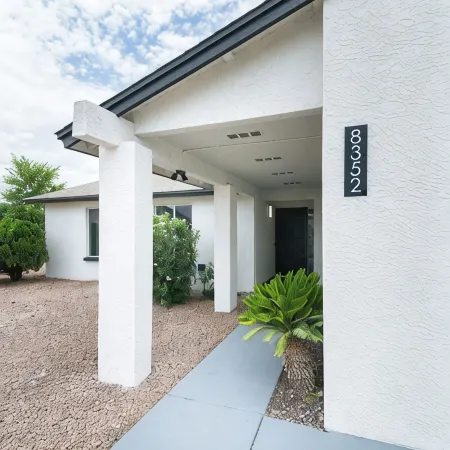 Mesa Retreat Quiet, Stylish Desert Escape + Golf