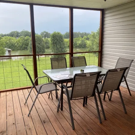Beautiful Lakefront Retreat w/ Private Dock! Minutes from public boat ramp
