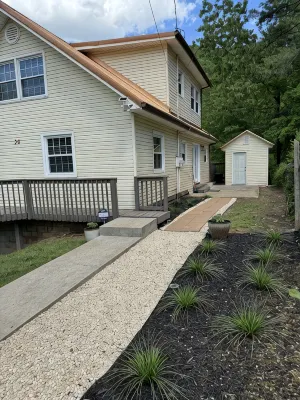 Spacious 4-bedroom house with all the extra amenities you’re looking for! - Wi-Fi