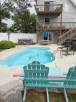 Private Pool🏊‍♂️ Hot Tub⛱ Walk or Bike to Beach🌊Soundview, Privacy Fence - โฮมสเตย์