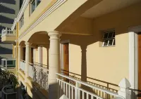 Baker's Suites Boutique Hotel