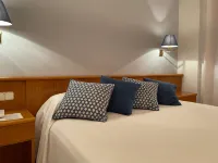 Hotel Restaurant Bon Retorn Hotels in Figueres