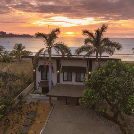 Oceanfront Oasis - 9BR Infinity Pool Villa
