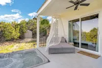 Gorgeous Home with Hot Tub 5Min from the River