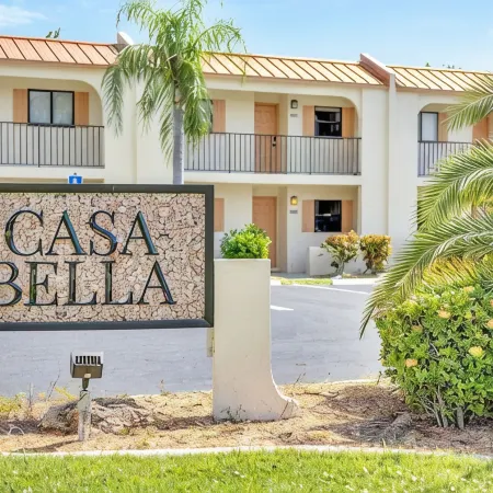 Renovated 5-Star Condo - Pool & Tennis – Near Fort Myers Beach