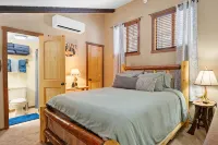 Ski-in/Ski Out Camelback-Indoor Pool-Fireplace-Gym - Wifi
