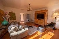 Historic Downtown Loft Apartment