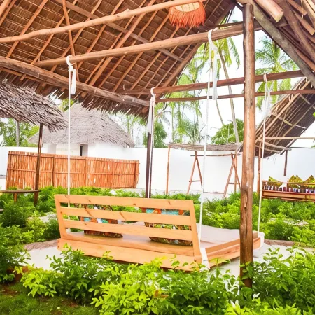 Uhuru Hotel & Restaurant