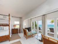 So Serene Oceanfront Villa, Rum Point, Private Beach, Hot Tub, Kayak, Snorkeling Hotels in Rum Point