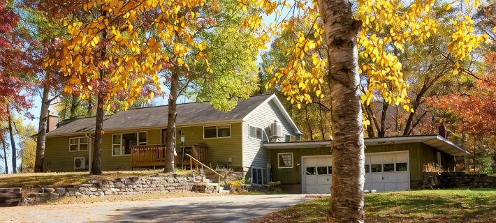 2500 SF Remodeled Cottage on a Quiet Lake in the Woods Hotels in Oneida County