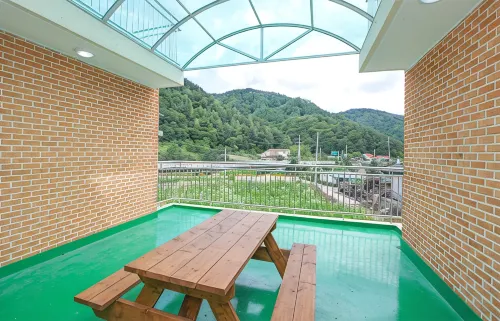 Inje Garisan Pilye Pension - parking