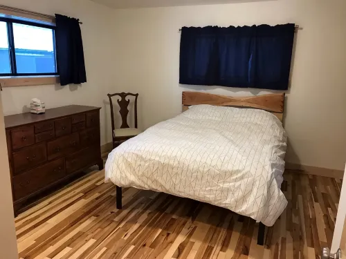 Historic Hawkes Apartment--downtown washburn, close to beaches, restaurants, etc - 2-Sterne