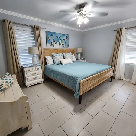 Beautiful Beach Home- 3 min walk to beach-Boat dock in back yard & private pool