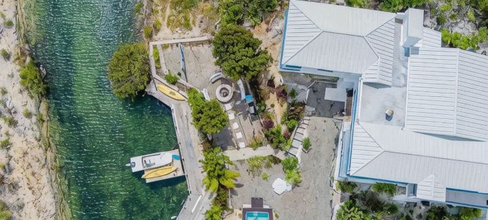 Villa Serenity by the Water- One Bedroom Water View Suite プロビデンシアリス島のホテル