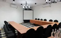 萬鴉老S閣樓酒店