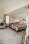 Luxury private Portage Lakes home lake access 3 bd Oasis Hottub pet friendly!