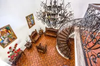 Luxury Hacienda Home in the Heart of Ajijic - Homestays