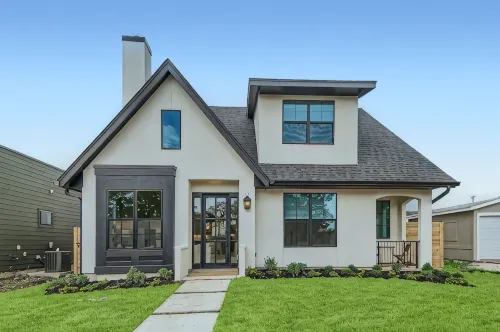 Stunning home with pool, walking distance to the square