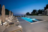 Bumblebee apartments & rooms with pool - Beach