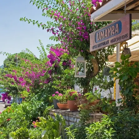 Umayra Otel