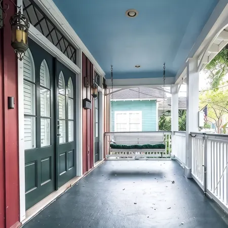 Charming 3-bedroom cottage in Oakleigh Historical District in downtown Mobile