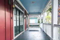 Charming 3-bedroom cottage in Oakleigh Historical District in downtown Mobile
