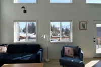 Lupine Lodge with Mountain Views