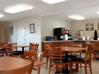 Super 8 by Wyndham Tucson Downtown Convention Center - sarapan