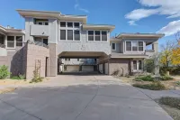 Scottsdale Condo Overlooking Golf Course - Misafirhane
